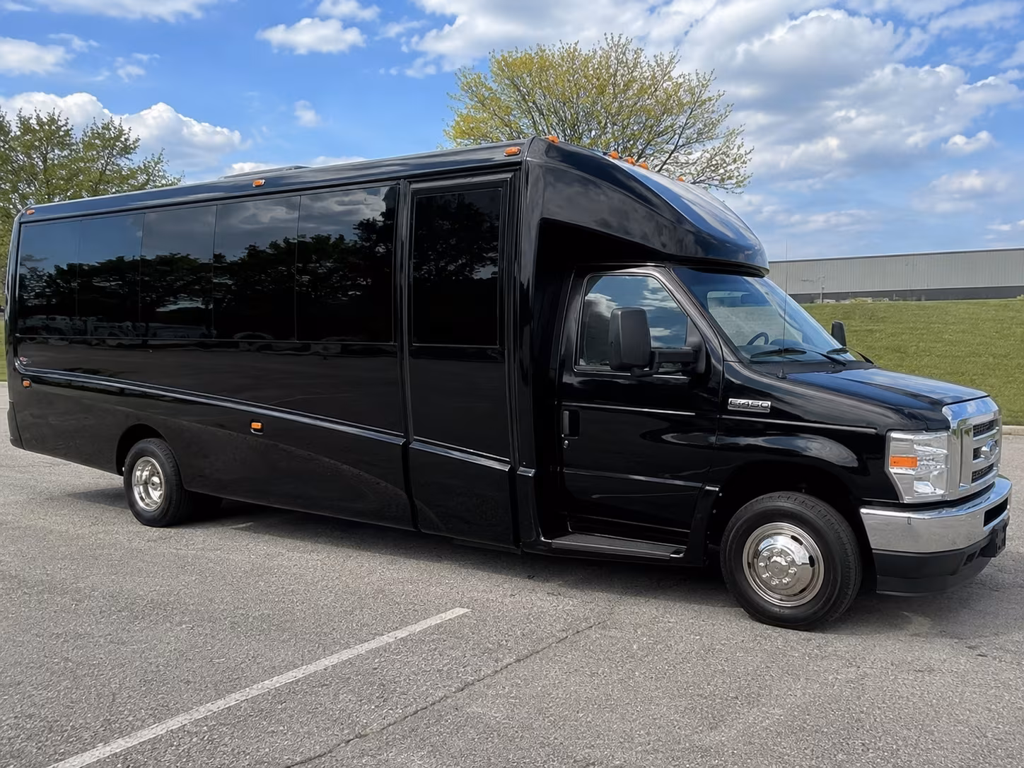 bus rentals for bands performers and tour groups moving through dallas