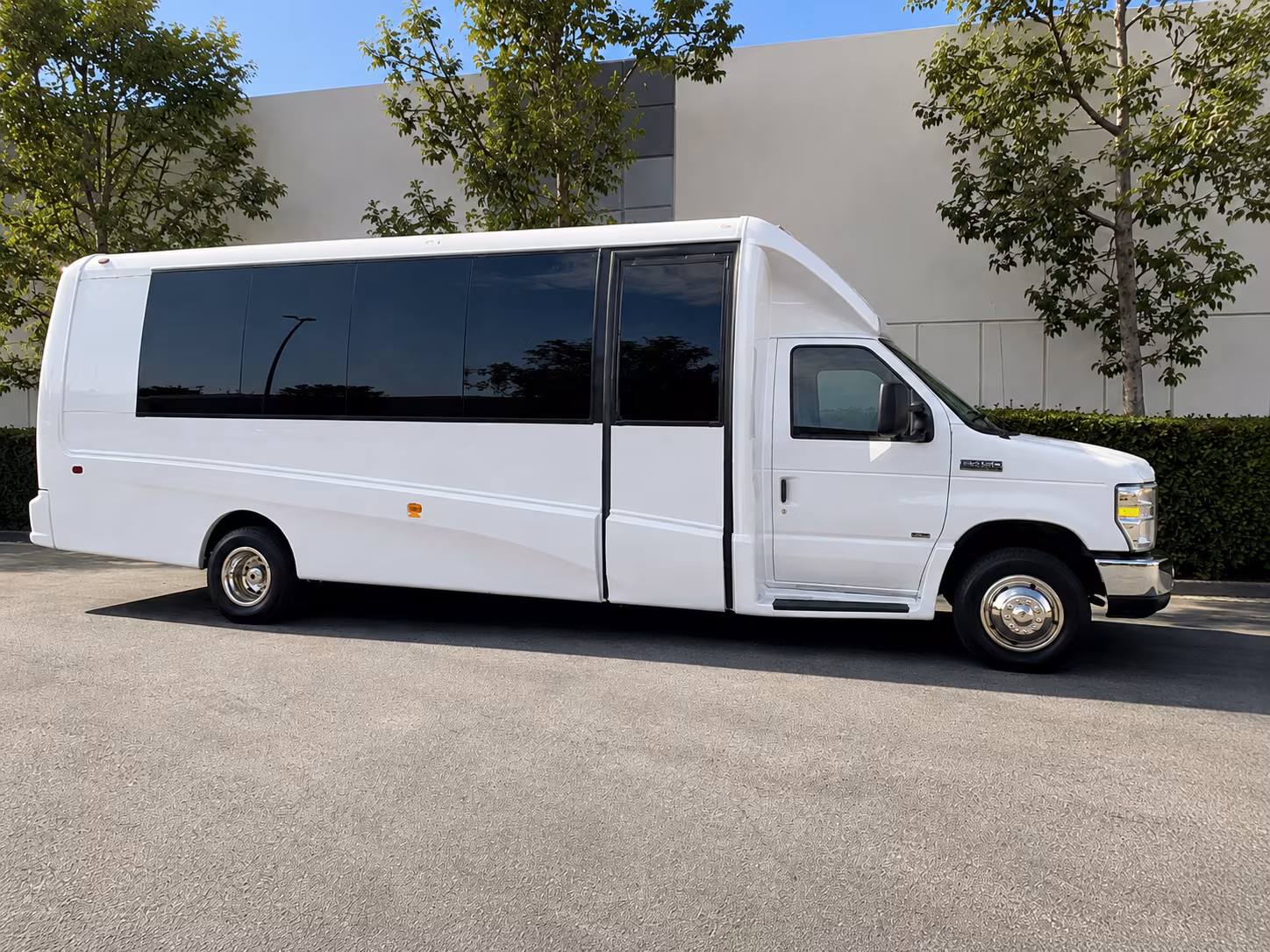 corporate airport transfer buses to dallas love field and dfw