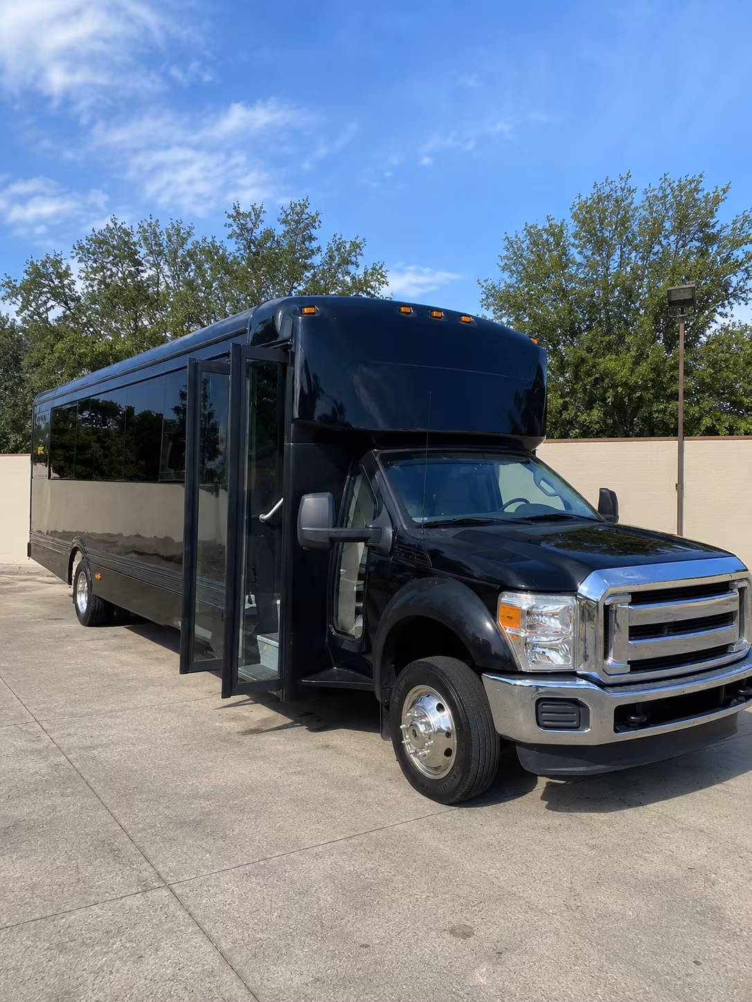 dallas 20 passenger party bus