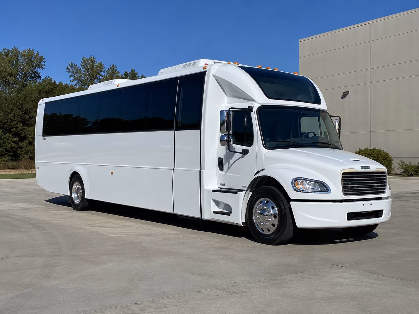 dallas 28 passenger party bus