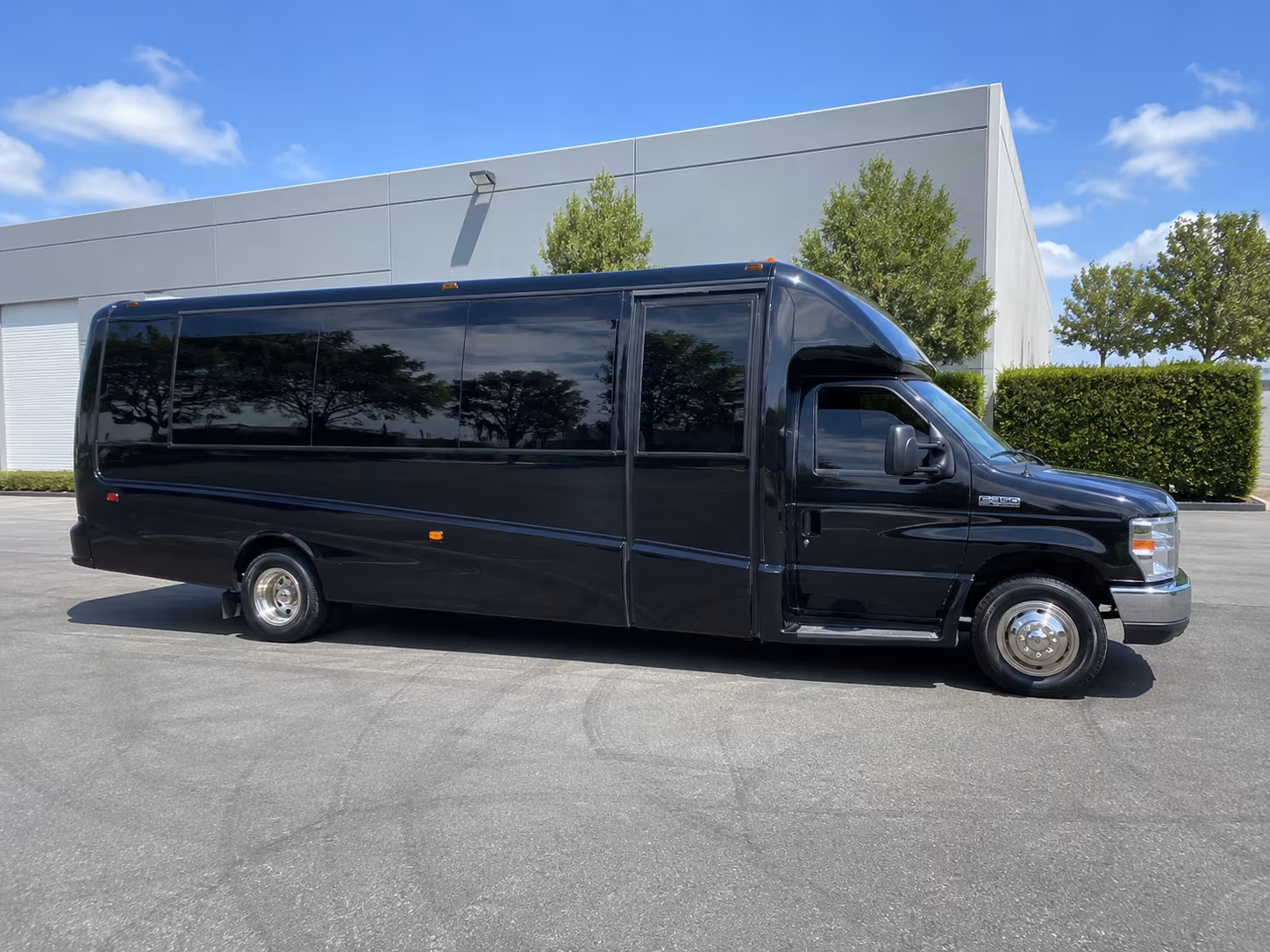 party bus rentals for dallas area proms at uptown and downtown venues