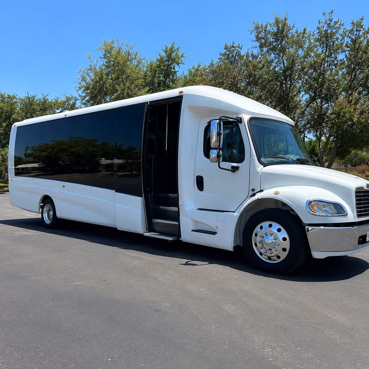wedding shuttle buses and bridal party transportation in dallas